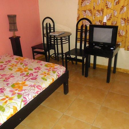 Favila Transient Rooms Pasay Exterior foto